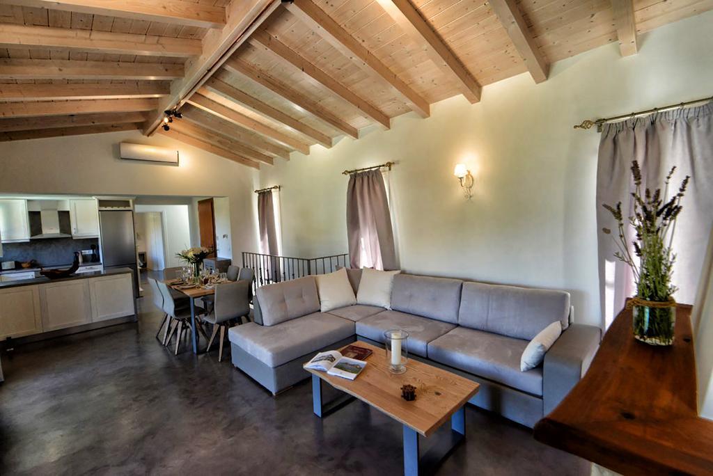 The Cassius Hill House * Κασσιόπη